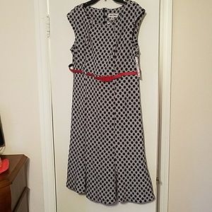 Ladies black/white dress NWT size 10